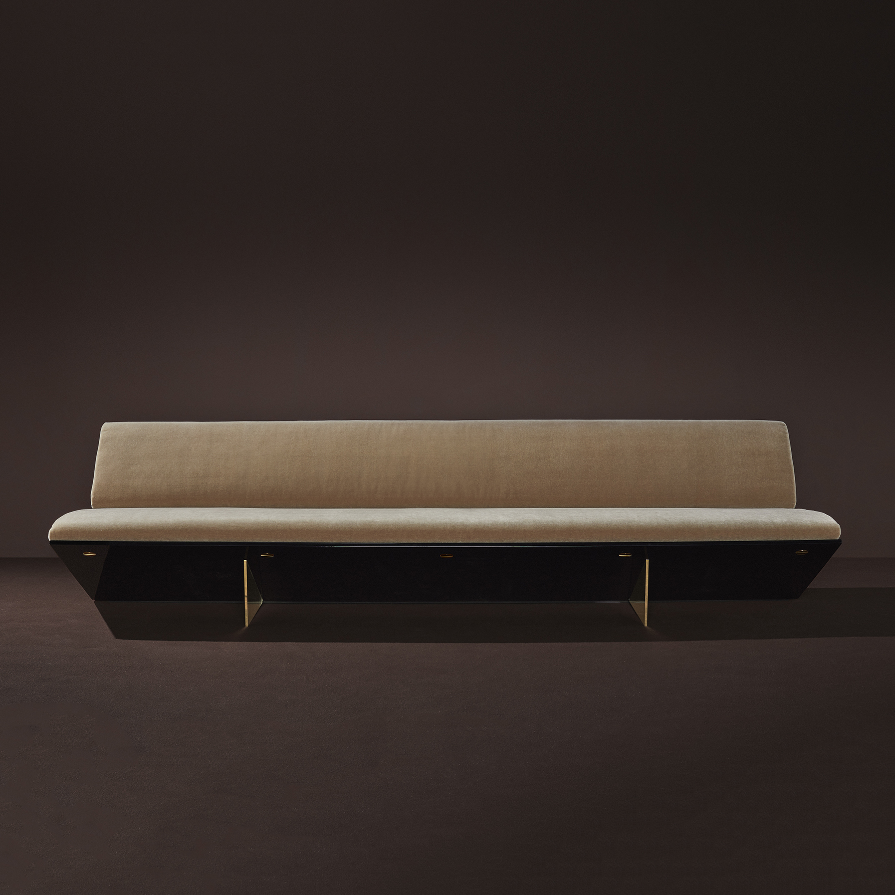 Monumento Nudo Sofa